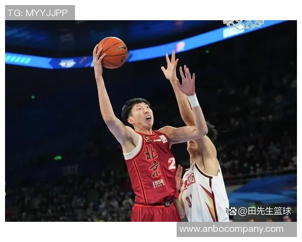 周琦上半场表现抢眼三投全中贡献6分2篮板2助攻并送出3记大帽